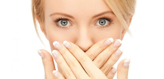 أتخلصى من رائحة الفم الكريهة