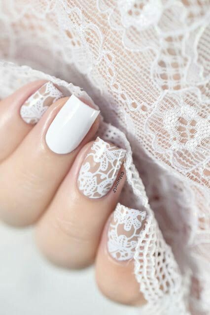 موضة المانيكير الـ lace 2