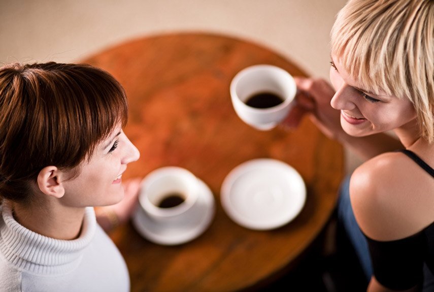 8 طرق يساعدوكى ترجعى علاقتك مع صديقتك لو بعدتوا مع الوقت