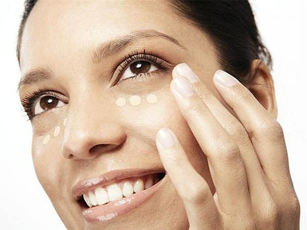 استخدمى الكونسيلر و البودرة