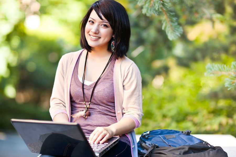 افكار لستايلك فى الجامعة تمشي مع لوك مكياج طبيعى
