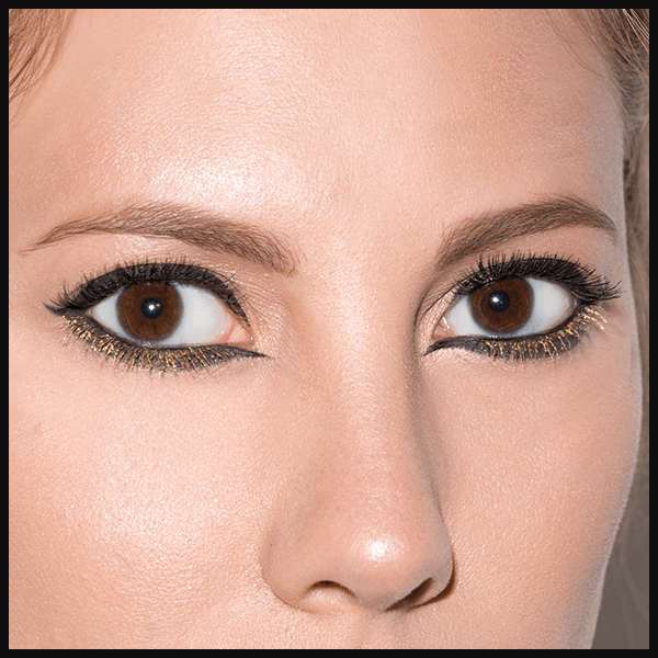 حددى الجفن الى فوق برسمة cat eye عادية