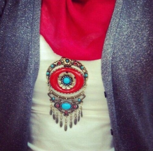 necklace مع الحجاب. 19