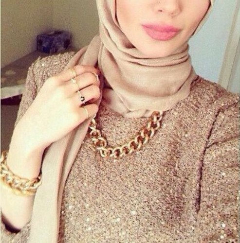 necklace مع الحجاب. 2