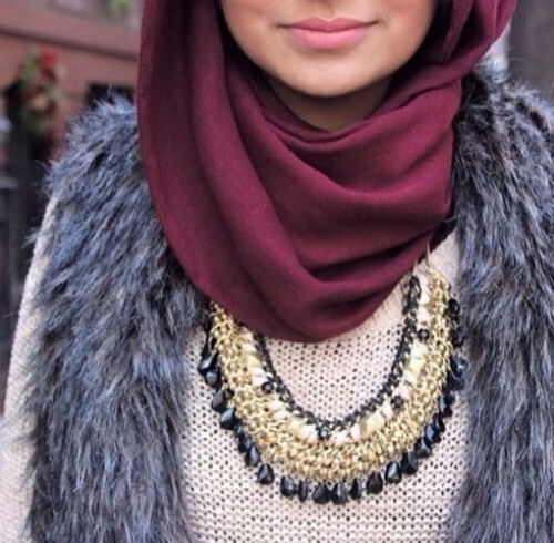 necklace مع الحجاب. 10
