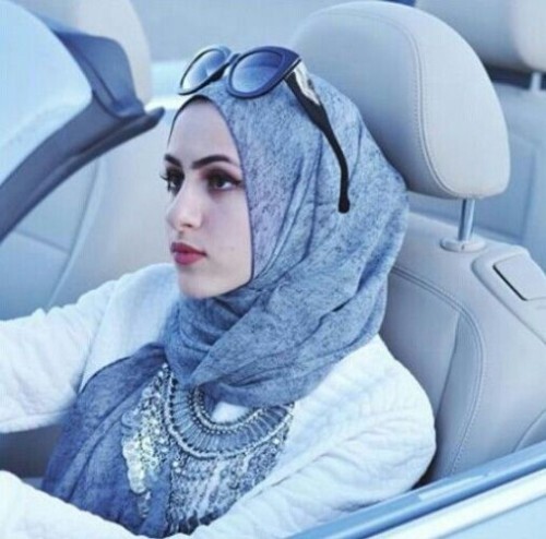 necklace مع الحجاب. 18