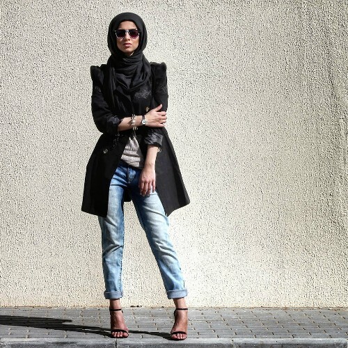 black blazeer with boyfriiend jeans hijab outfit