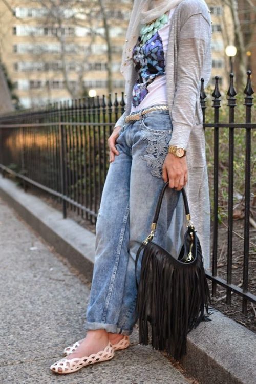 boyfriend jeans hijab with lace skull t shirt