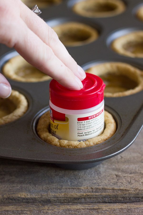 ice cream sundae cookie cups 2