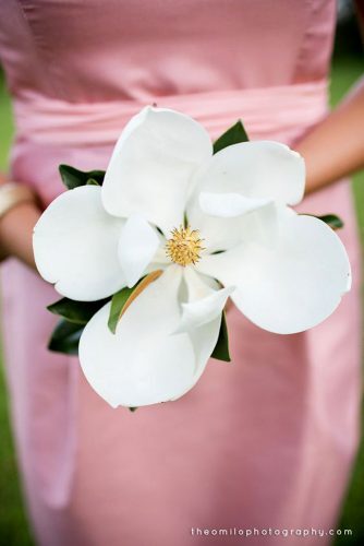 single bloom wedding bouquets with big magnolia the omilo photography 4