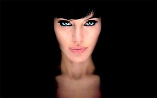 4 angelina jolie