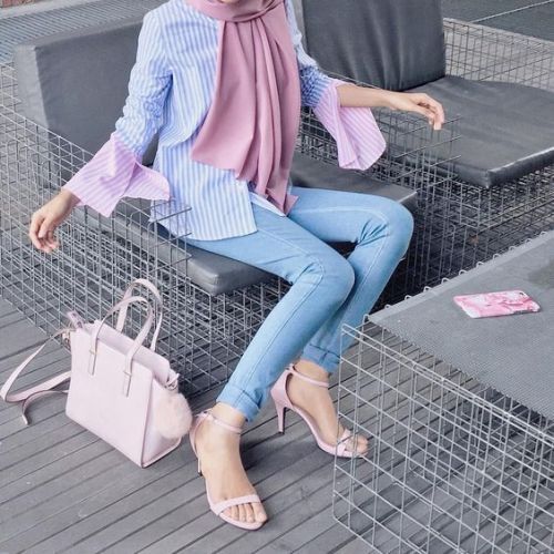 white jeans with hijab 13