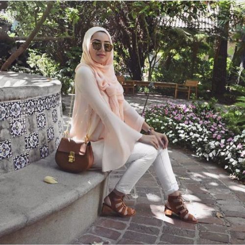 white jeans with hijab 4