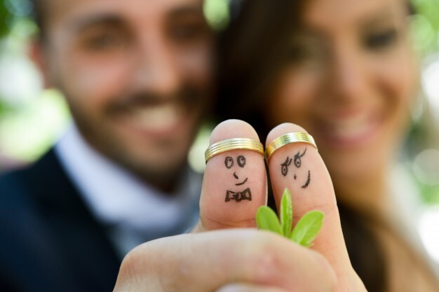 30 فكرة جديدة لصور فوتوسيشن الخطوبة  Engagement photo ideas