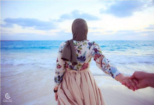 hijabi in the beach 1