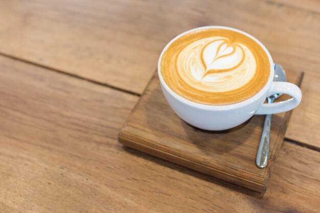 hot art latte coffee on the table_1423 258