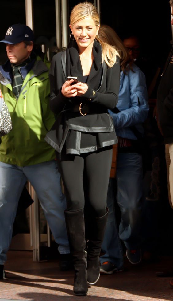 jennifer aniston outfit