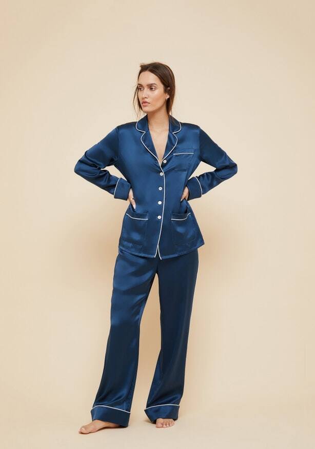 e7474f9d 64a2 4cea a7f2 053097b91344 olivia von halle coco teal silk pyjama teal front view aw1715