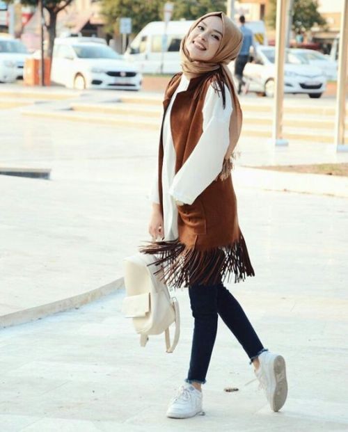 tassel camel vest with hijab
