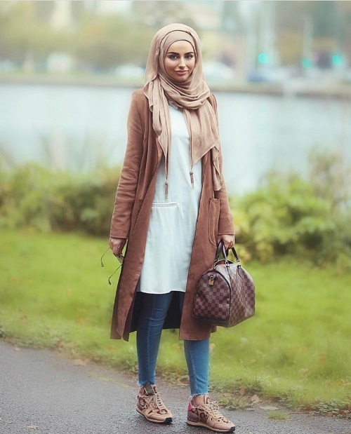 beige cardigan hijab