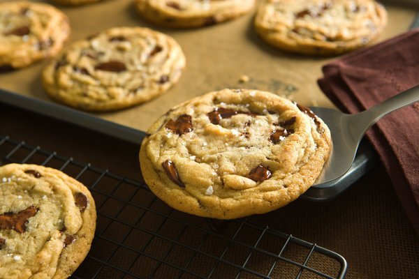 طريقة عمل الكوكيز Chocolate Chip Cookies 4