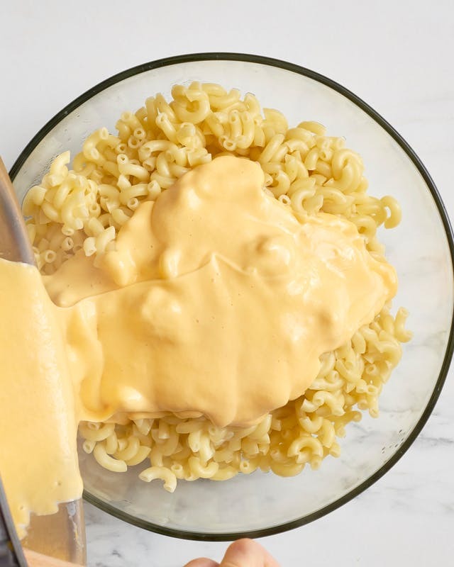 وصفة المكرونة بالجبنة السريعة creamy Macaroni and Cheese بالفيديو و الخطوات