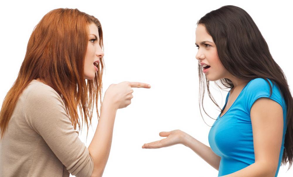 علامات تقولك ان في شخص غيران منك 7
