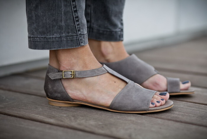 seude sandals
