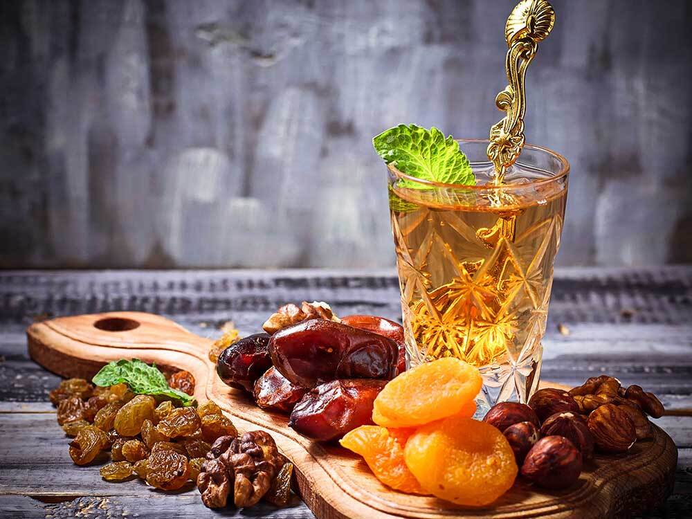 ايه الاكلات الصحية والاكلات اللي المفروض تتجنبيها في شهر رمضان