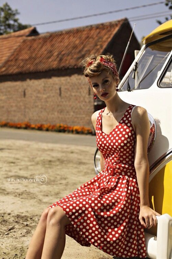 فستان بستايل الـ polka dots