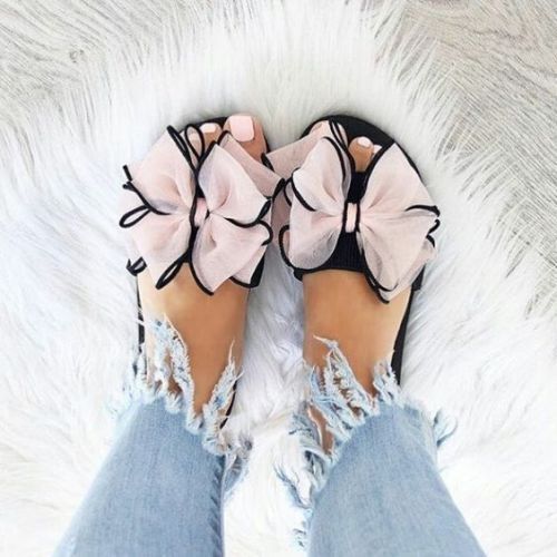 bow slider in pink