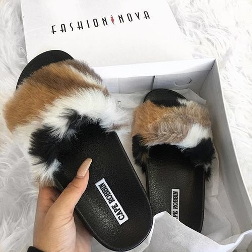 موضة ال slippers وال sliders لموسم الصيف 23