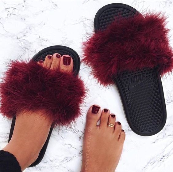 موضة ال slippers وال sliders لموسم الصيف 24