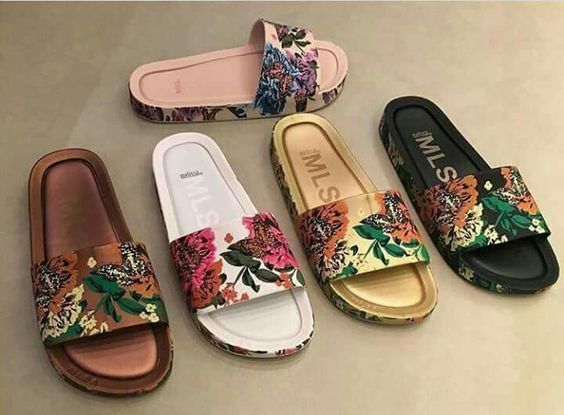 موضة ال slippers وال sliders لموسم الصيف 28