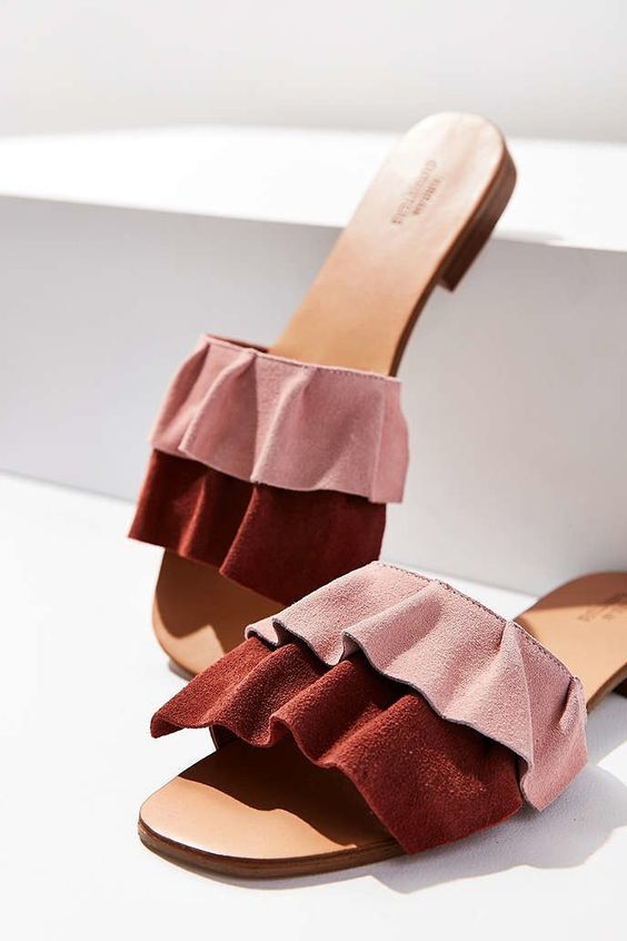 موضة ال slippers وال sliders لموسم الصيف 38