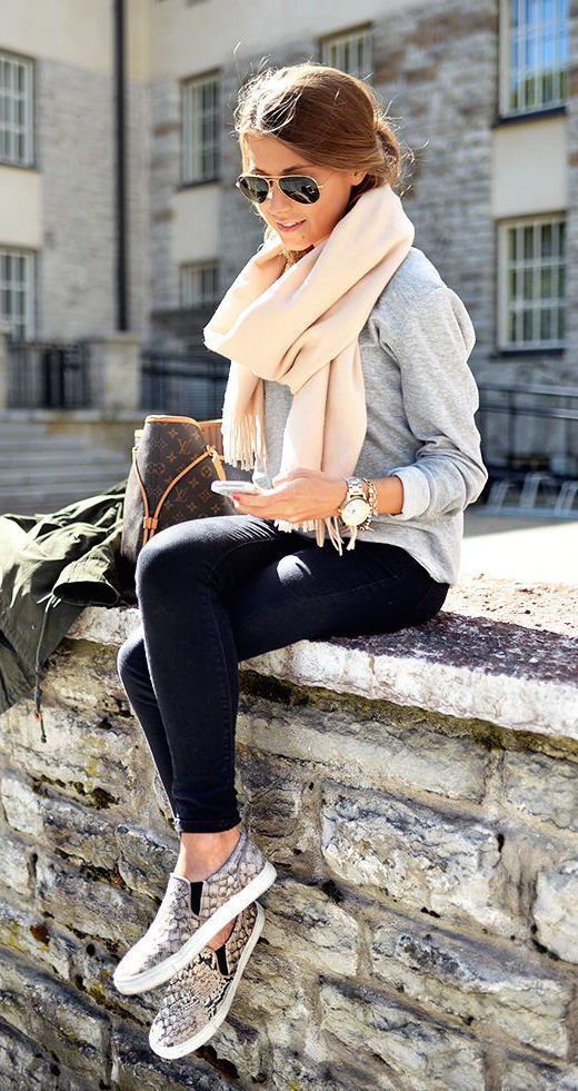 افكار ازاي تلبسي ال slip on سنيكرز 17