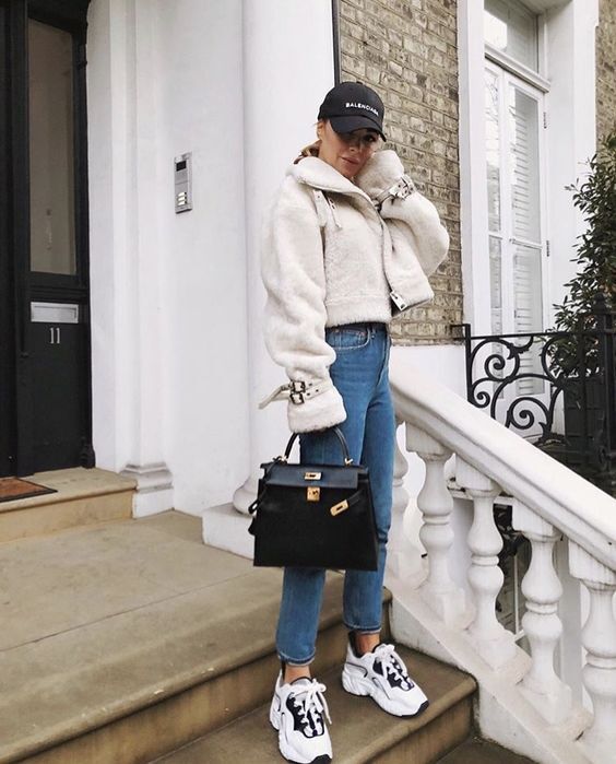 ازاي تلبسي ال chunky sneakers 5