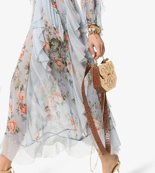 شنط من ماركة اختين 18