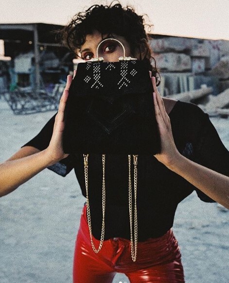 شنط من ماركة اختين 28