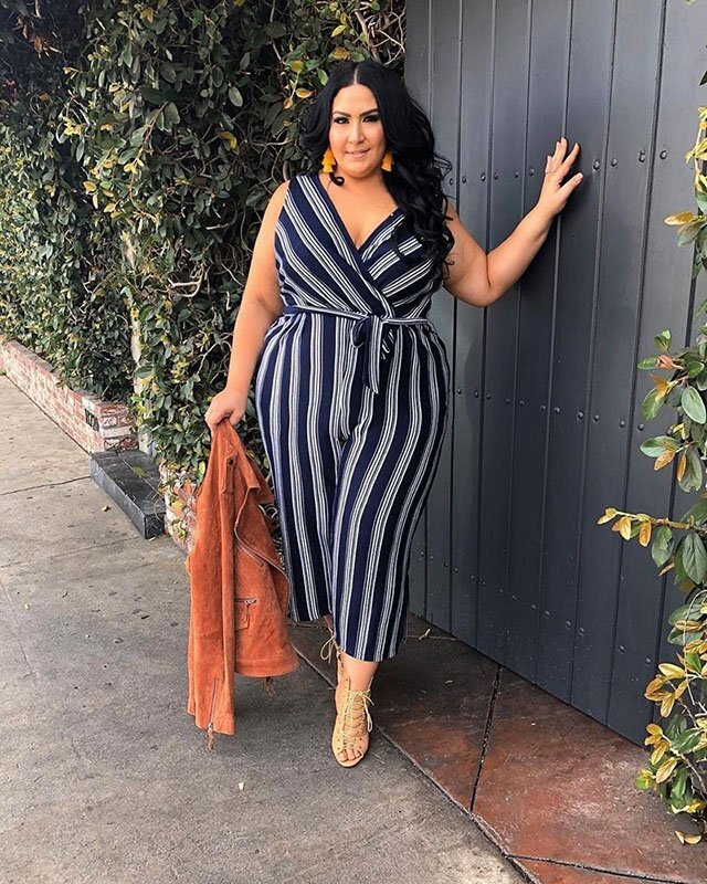 افكار لوك plus size للصيف 17