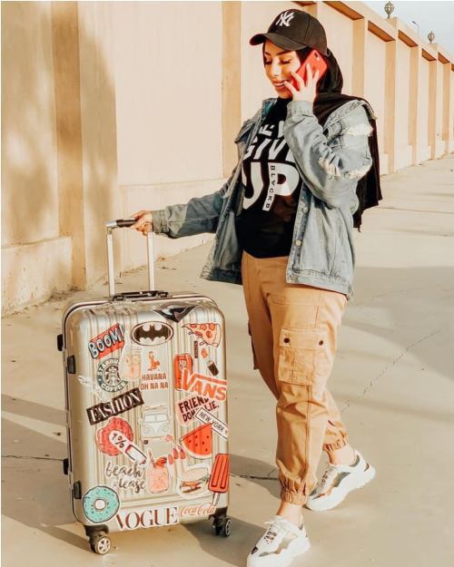 traveling hijabi style 2