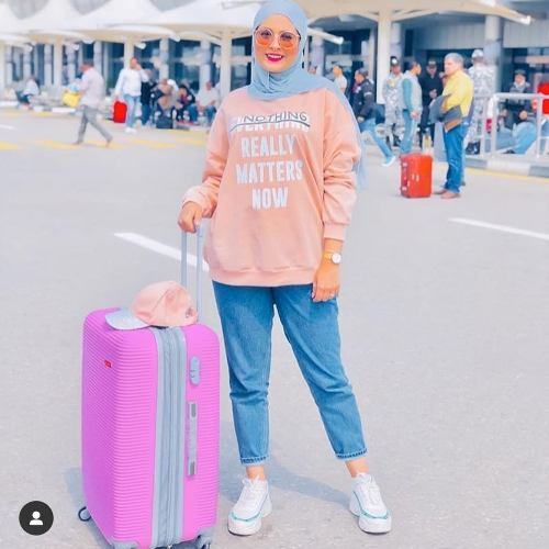 traveling style with sweatshirt