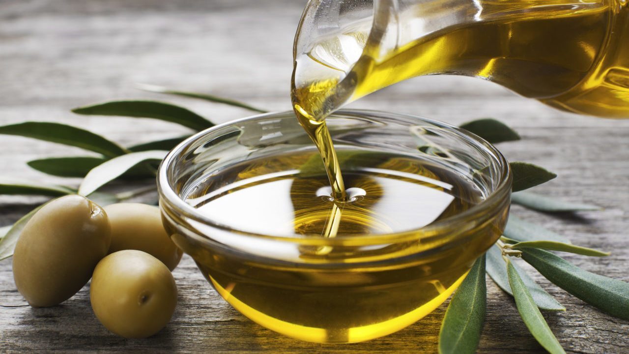 طرق ديتوكس لفروة الراس 10