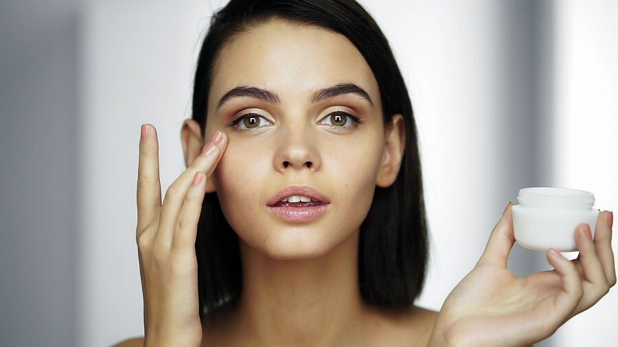 8 منتجات تجميل بتستخدميها بشكل غلط تماما وممكن تضر بشرتك
