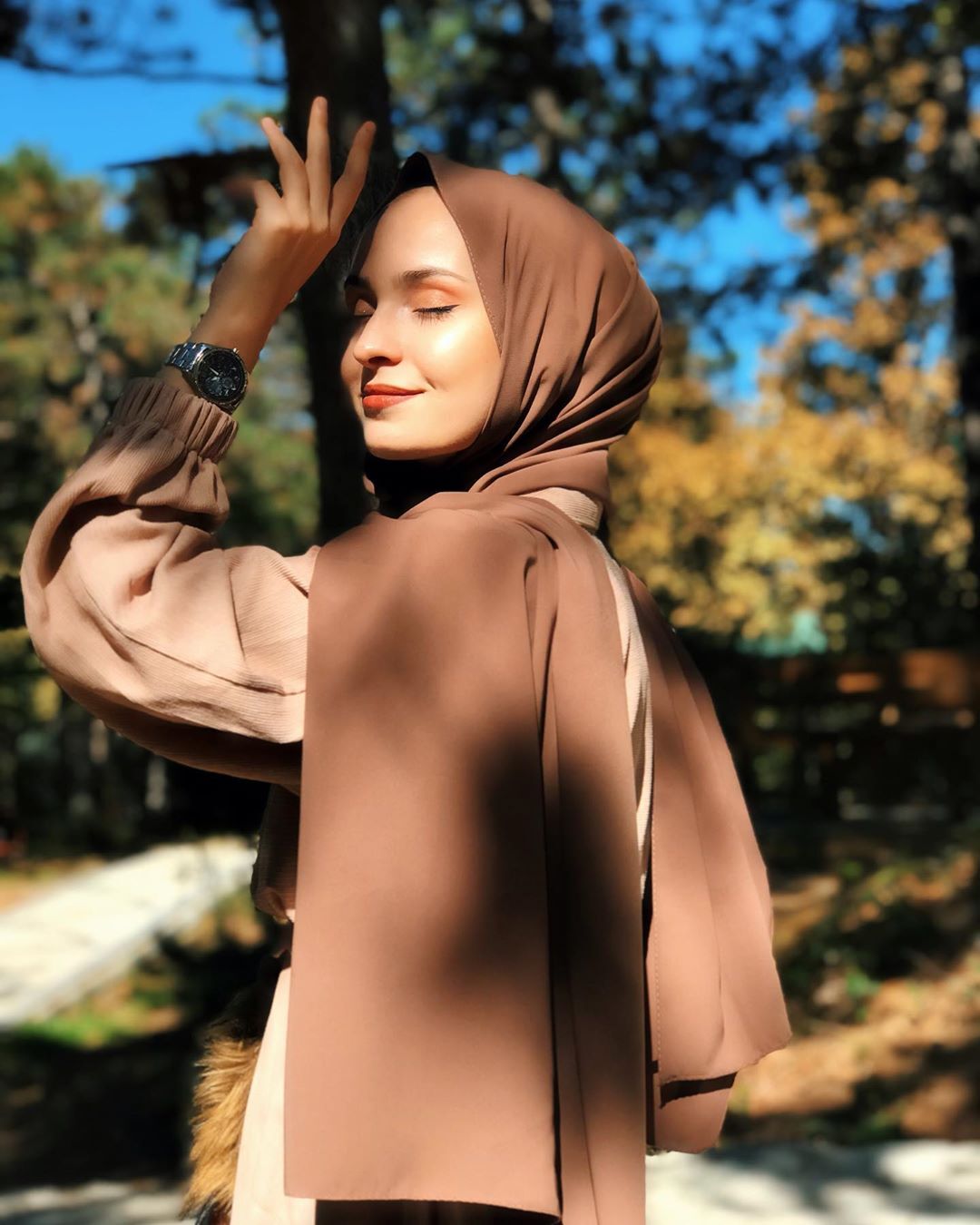 ستايلات محجبات باللون البني 3