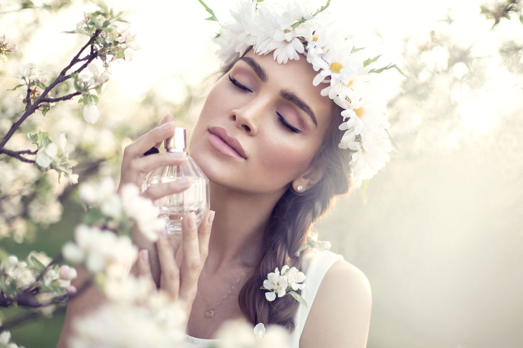 اتعلمي ازاي تعملي عطرك المفضل في البيت في 6 خطوات بسيطة