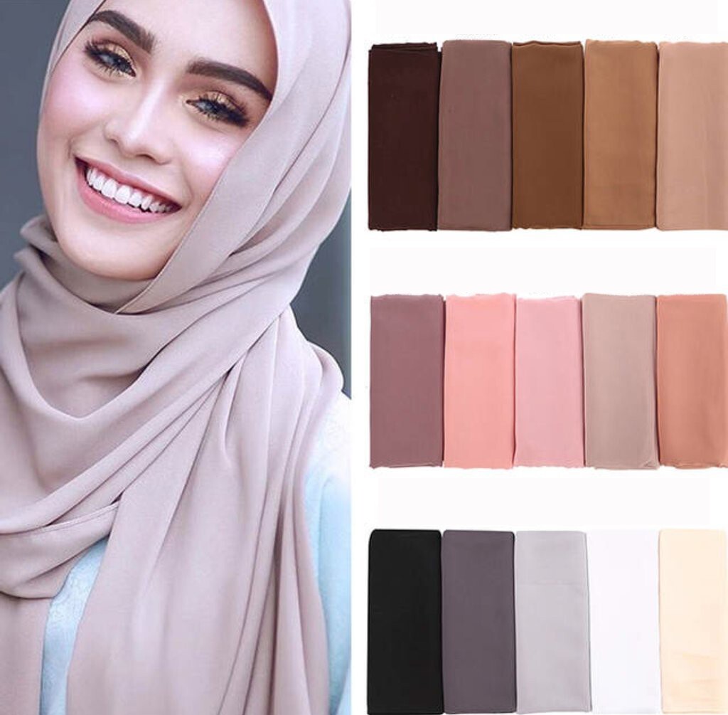 طريقة تنسيق لون الحجاب مع لبسك بشكل صح