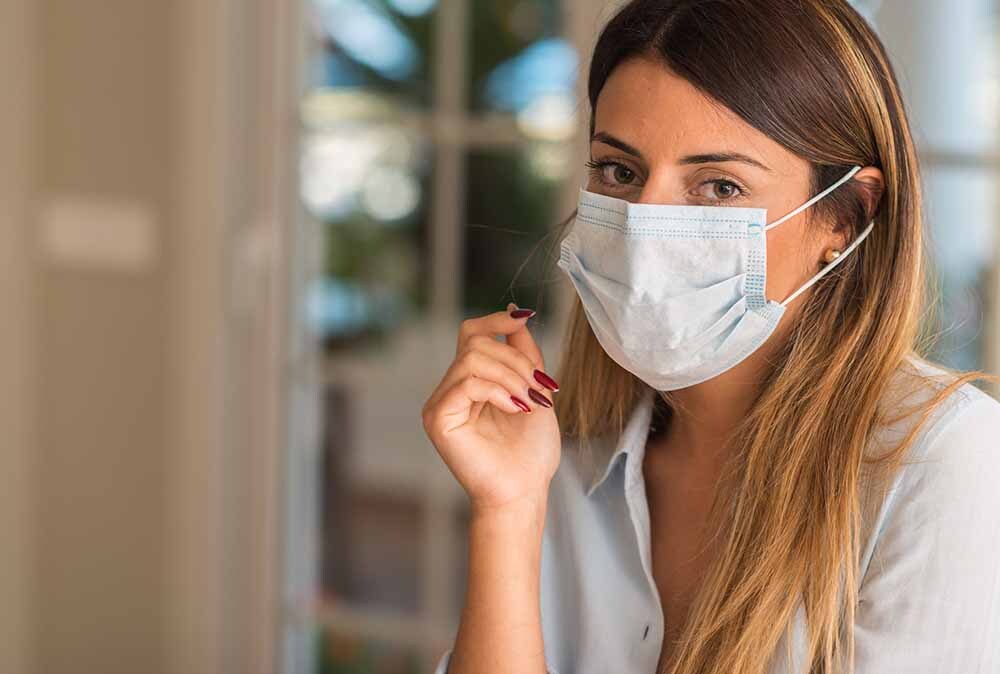 7 طرق لتجنب تهيج الجلد اثناء لبس الماسك بره البيت