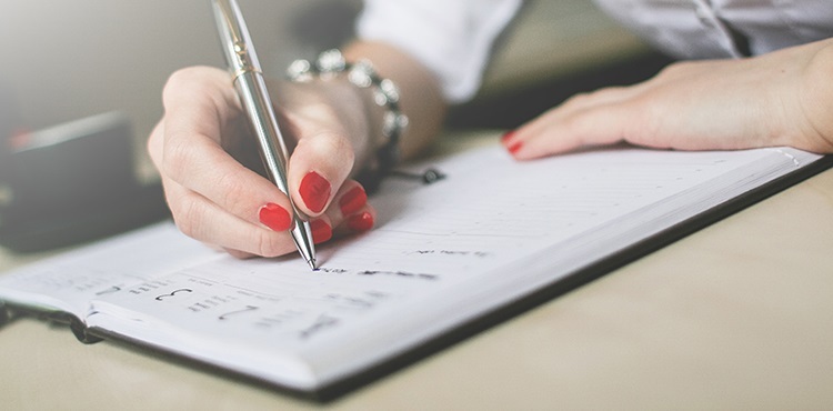 اكتبي ملاحظاتك وسجلي احلامك