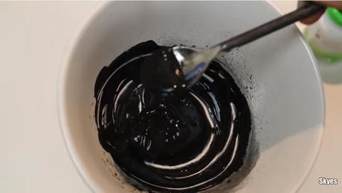 طريقة عمل ايلاينر جل 8